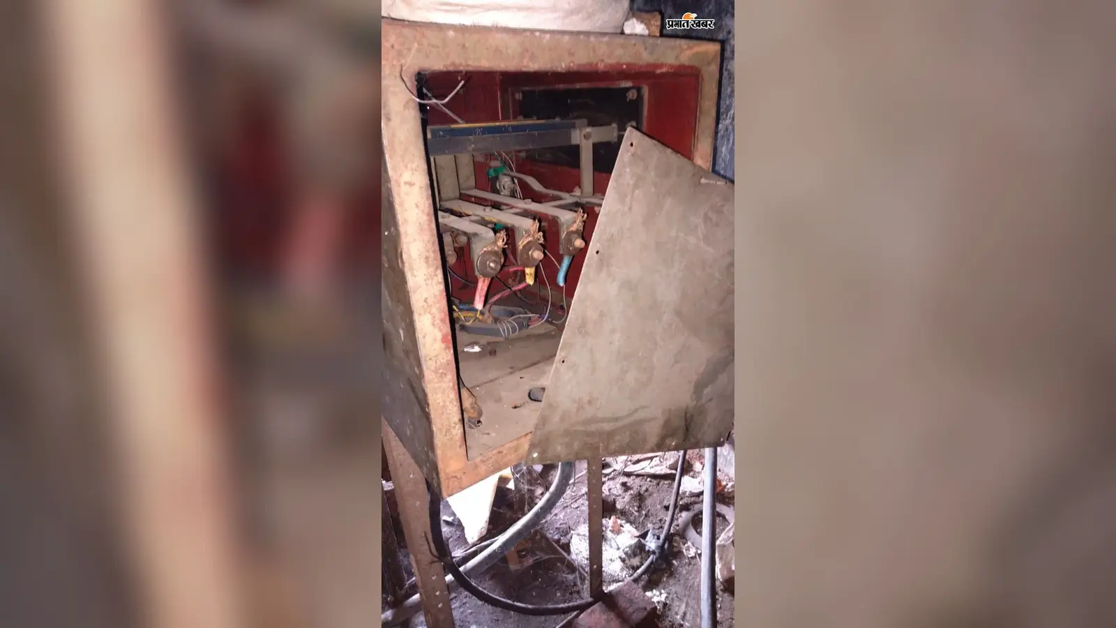 भौंरा पंप हाउस में हथियारबंद अपराधियों का धावा, चार कर्मियों को बंधक बनाकर दो लाख की केबल काट ले गये