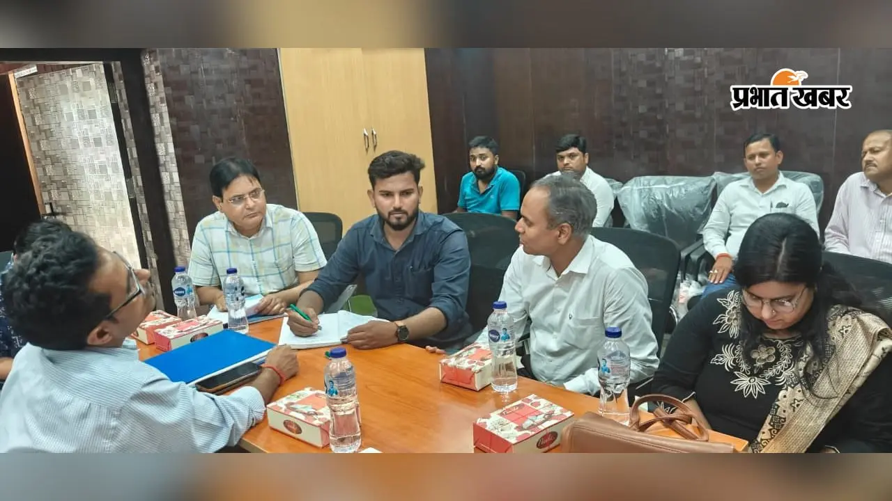 नवादा: सीएचसी पकरीबरावां में स्वास्थ्य सुविधाओं को बेहतर बनाने पर जोर, आरकेएस की बैठक