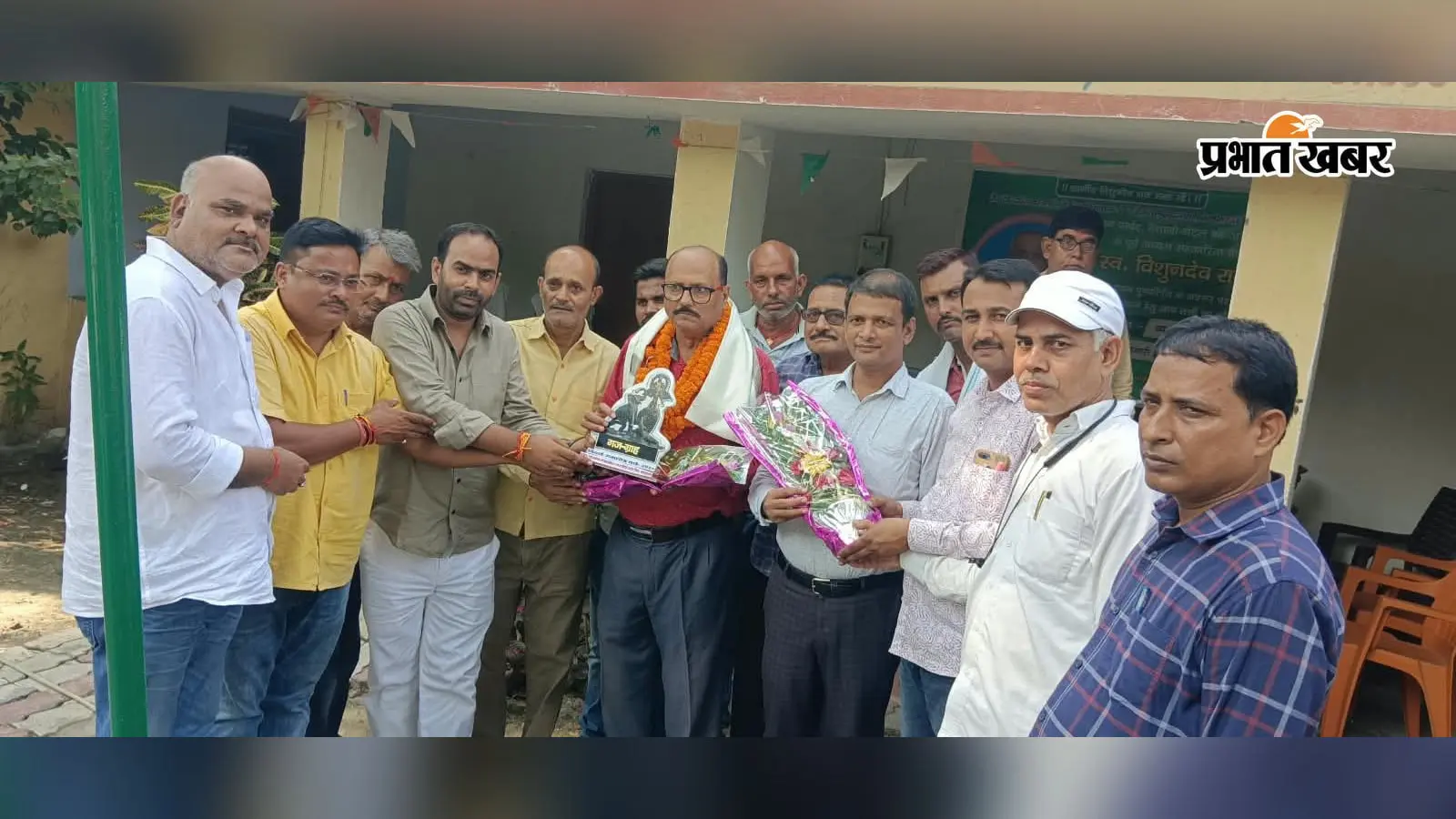 हाजीपुर में बीसीओ नागेश्वर चरण प्रसाद को दी भावभीनी विदाई, नये बीसीओ मनीष कुमार का हुआ स्वागत