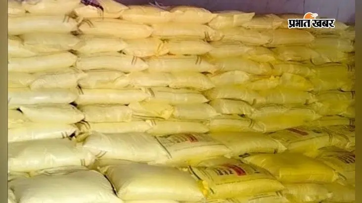सीवान के नौतन में फार्मर आईडी और जमाबंदी के पेच में उलझे किसान: खाद के लिए दर-दर भटक रहे अन्नदाता, सीमावर्ती नियम से बढ़ी मुसीबत
