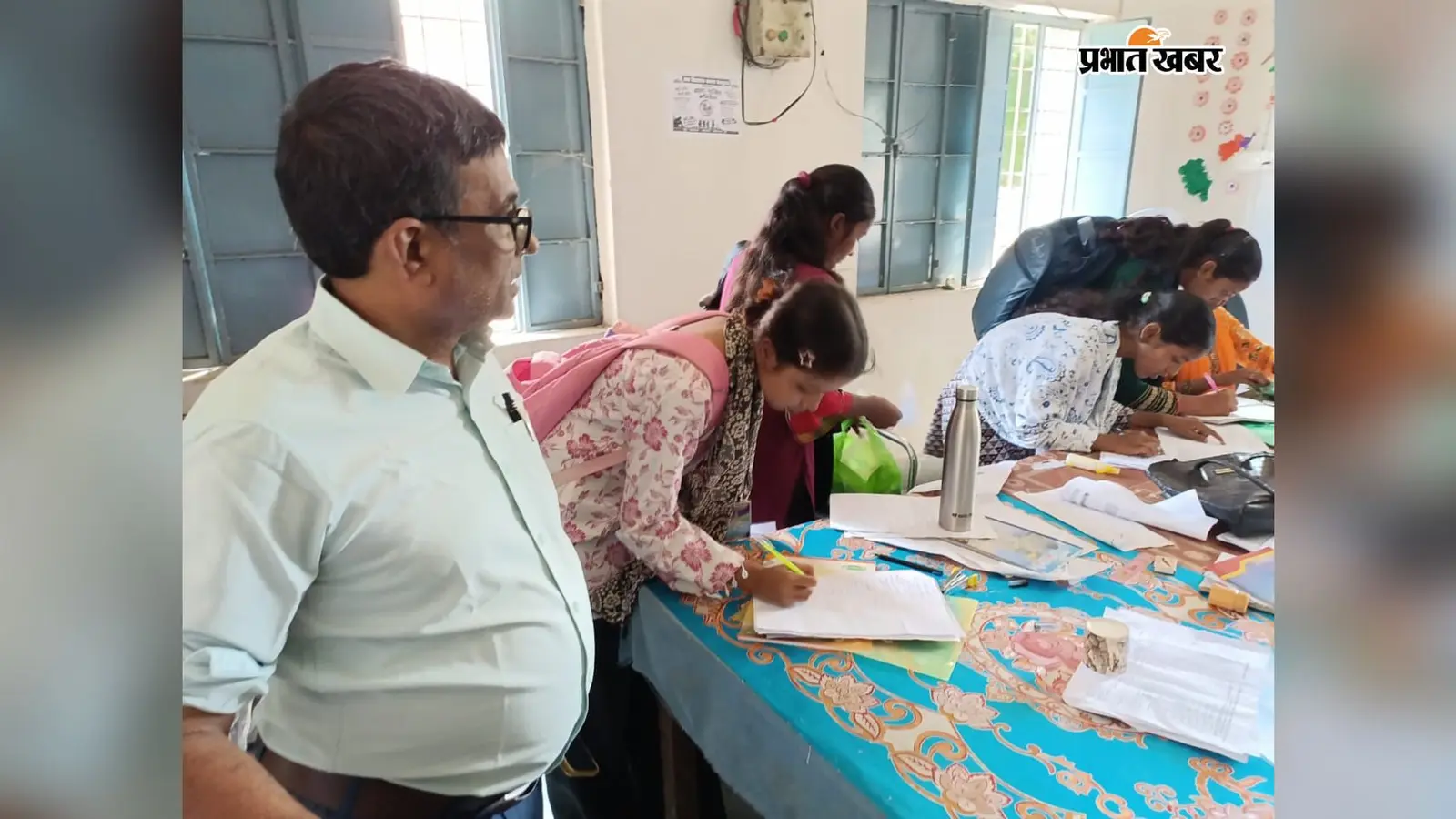 नालंदा के PHC में डॉक्टरों की पदस्थापना की मांग, स्कूल में चला गया अभियान