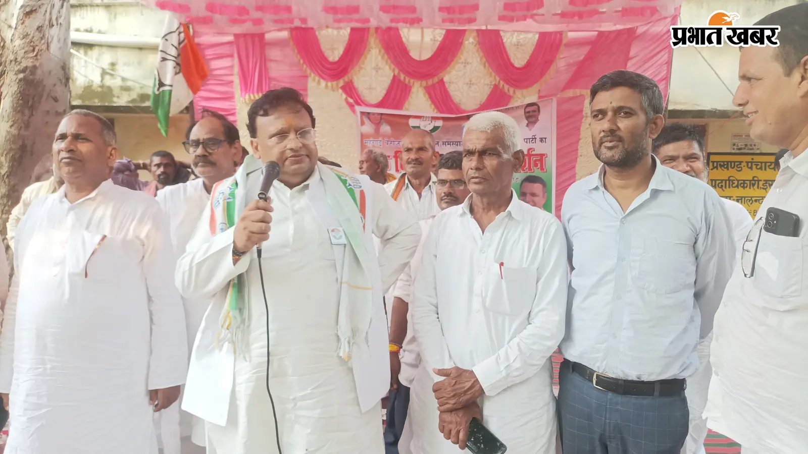 बिहारशरीफ: महंगाई-बेरोजगारी समेत आठ सूत्री मांगों को लेकर इसलामपुर में कांग्रेस का धरना