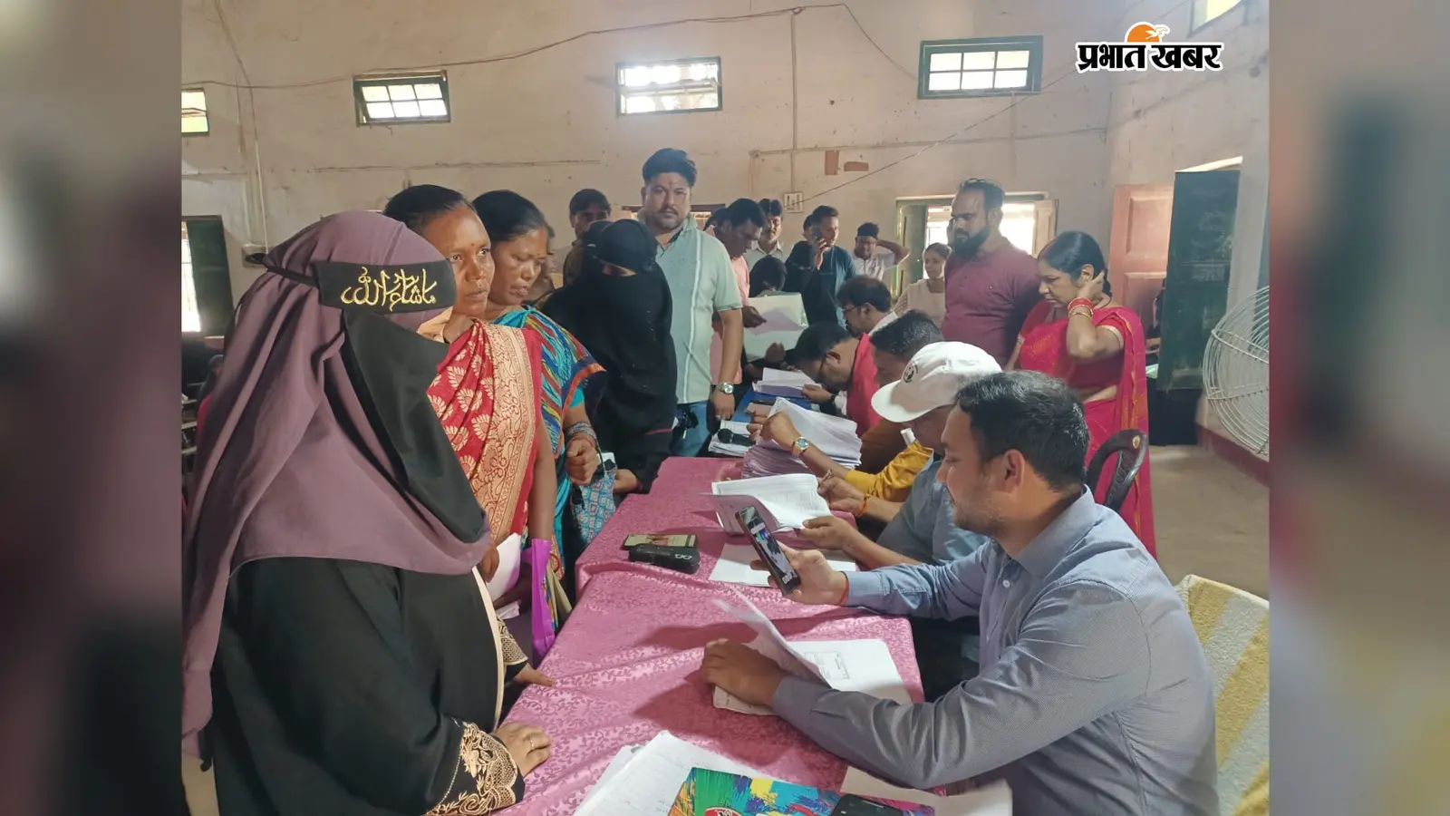 वोटर लिस्ट में नाम को लेकर है कोई दिक्कत? गुमला में लगा विशेष कैंप, नोटिस पाने वालों की सुनी गयी आपत्ति