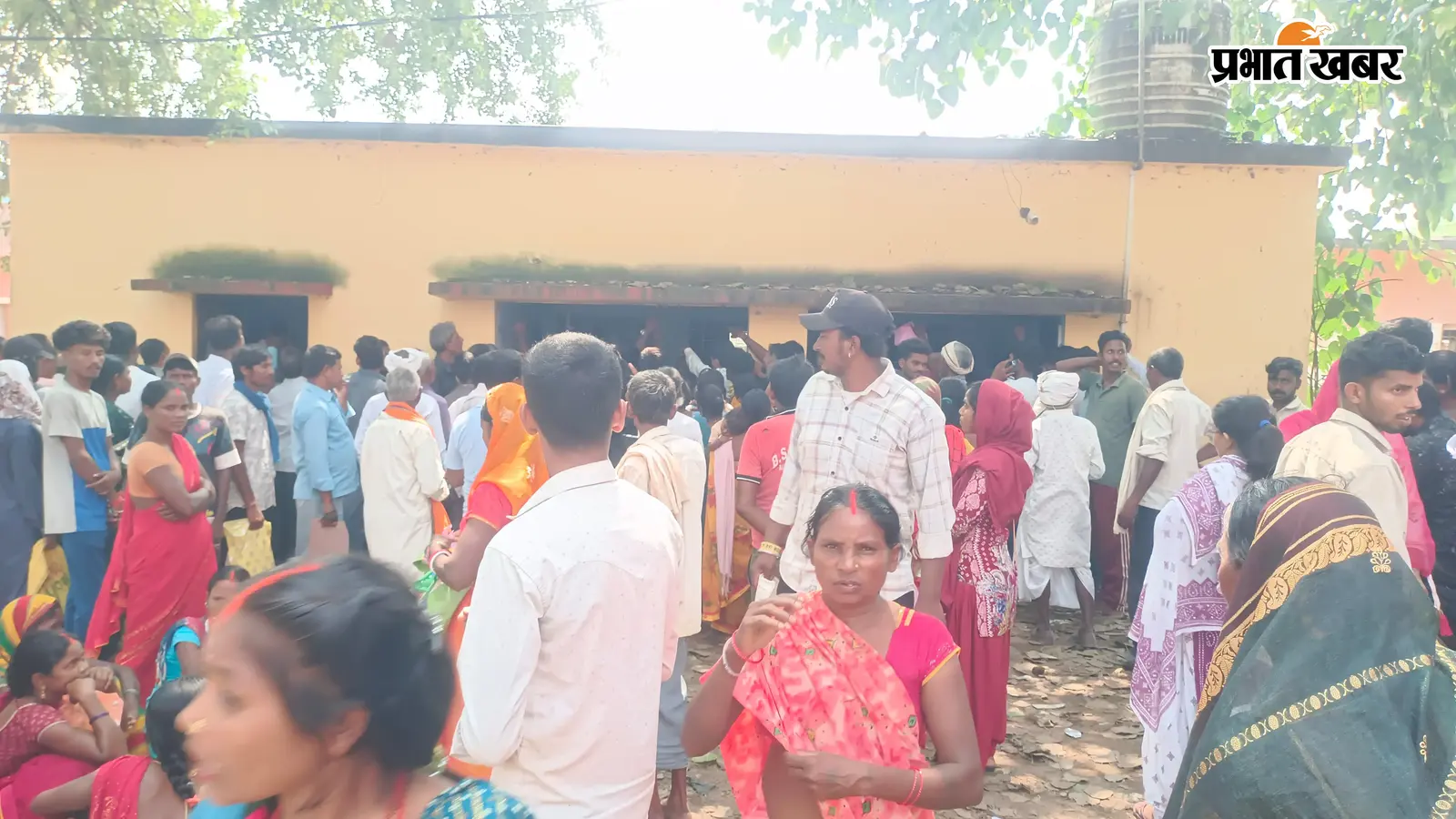 SIR के चक्कर में अंचल कार्यालय का काम प्रभावित, जन्म-निवास प्रमाण पत्र के लिए लगी लंबी दौड़