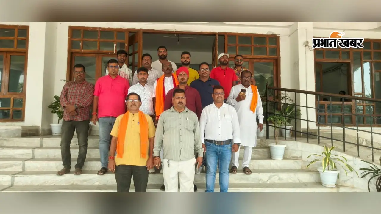 सिमडेगा-कुरडेग सड़क की मरम्मत की मांग को लेकर पदयात्रा समाप्त