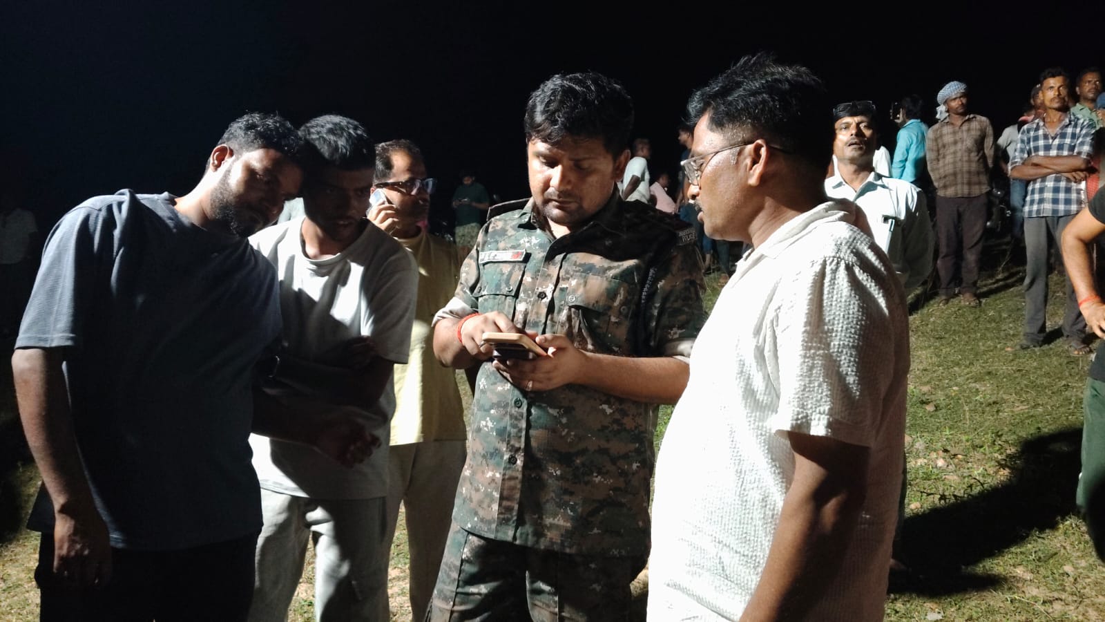 मौके पर उपस्थित पुलिस