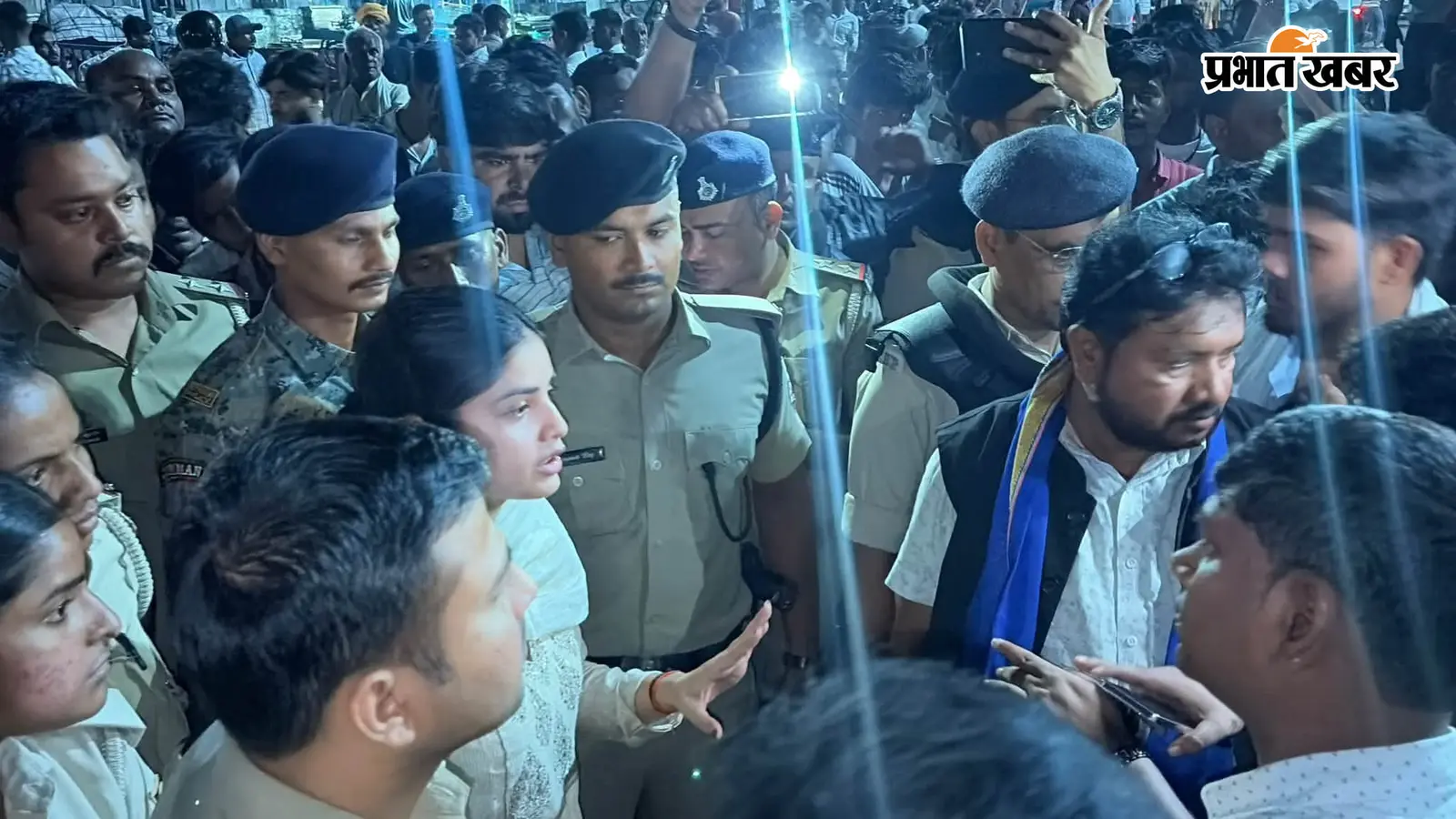 सासाराम में बंदी की मौत के बाद बवाल, परिजनों ने पोस्टऑफिस चौक पर शव रखकर किया सड़क जाम
