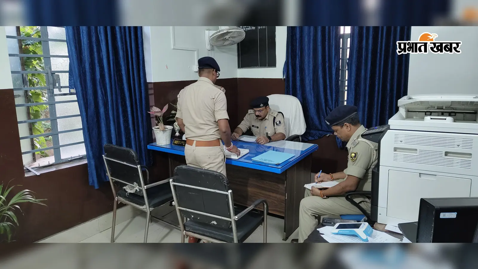 बगहा में एसपी का औचक निरीक्षण, लंबित मामलों को जल्द निपटाने का निर्देश