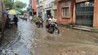 आधे घंटे की बारिश में बेतिया जलमग्न, सड़कें ऊंची होने के बाद निचले हिस्सों में जमा हो रहा पानी
