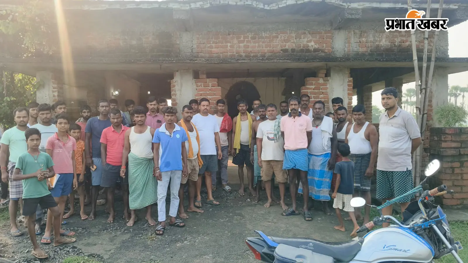 काश चोर को सद्बुद्धि देते भगवान! बांका में मंदिर का ताला तोड़ घंटी-दानपेटी से लेकर हारमोनियम तक ले उड़े