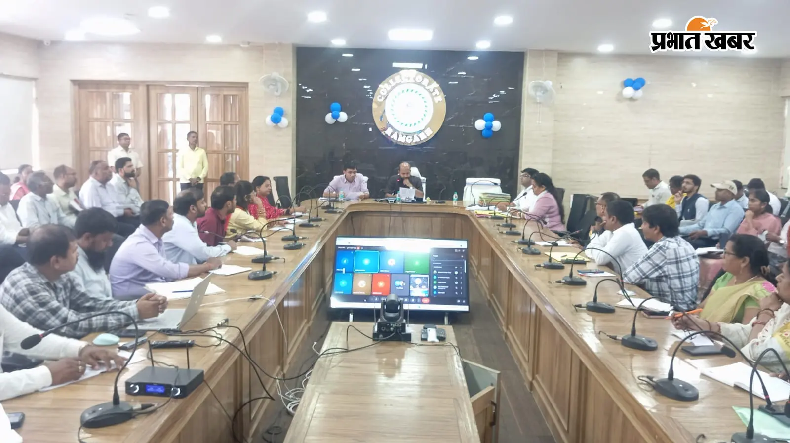 रामगढ़ DC ने एचएम के साथ की समीक्षा बैठक, 2027 मैट्रिक-इंटर परीक्षा की तैयारियों के दिए निर्देश