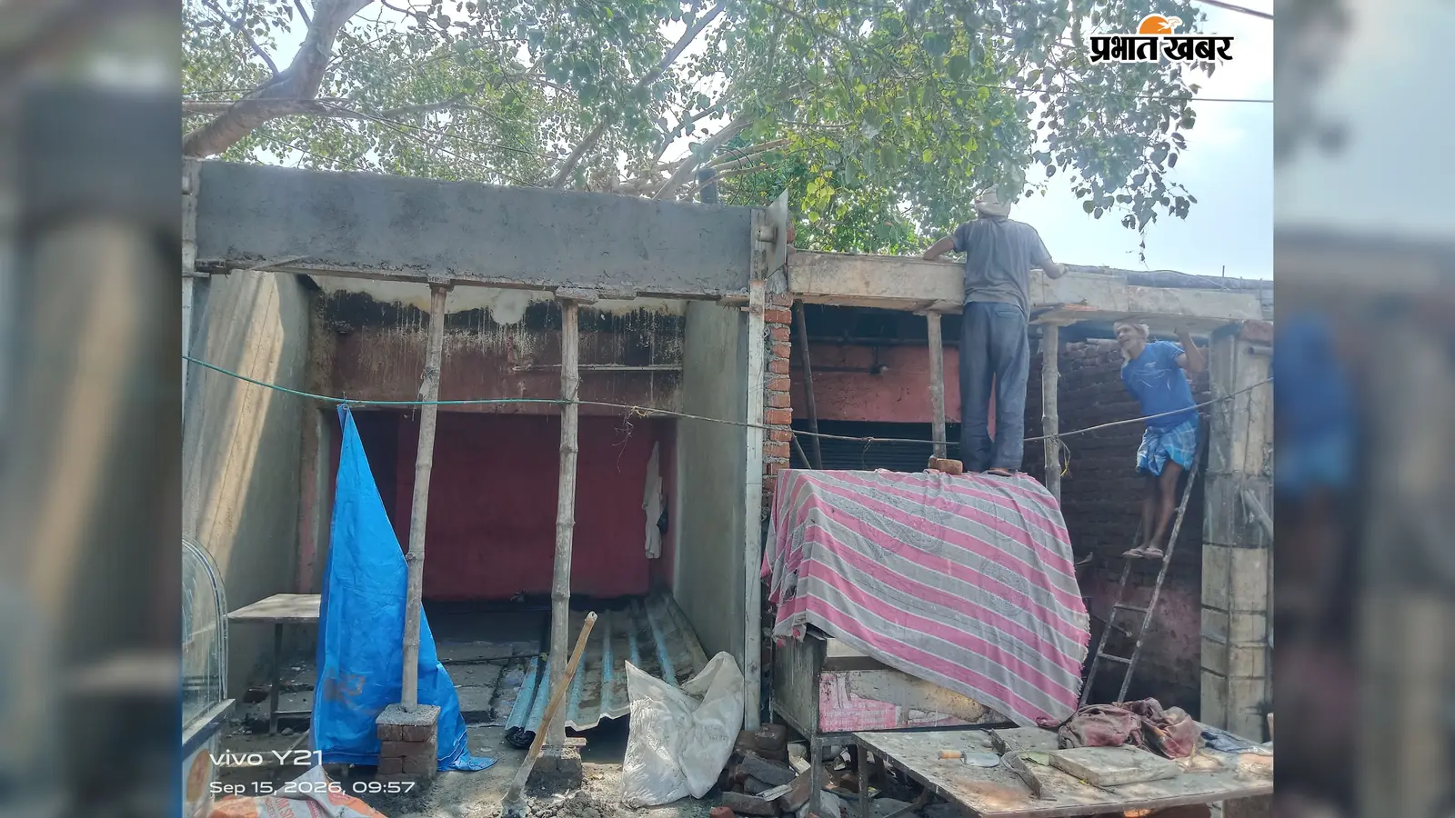 Garhwa News: दुकान मिली थी, अब आगे भी बना ली दुकान! NH-343 पर बढ़ता अतिक्रमण