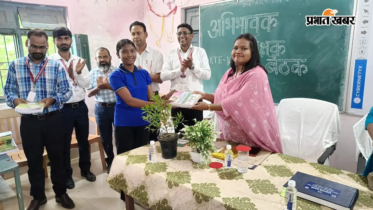 मुख्यमंत्री उत्कृष्ट विद्यालय में मोबाइल पर ‘नो एंट्री’, 75% उपस्थिति नहीं तो परीक्षा से भी बाहर