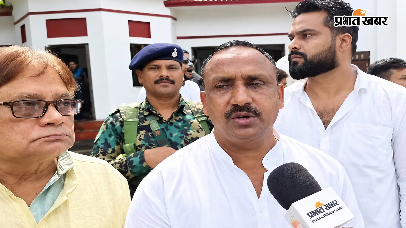 झारखंड के पूर्व मंत्री बन्ना गुप्ता ने केंद्र सरकार पर साधा निशाना, बोले- 'देश बेचकर OBC को ठेंगा दिखा रही केंद्र सरकार'