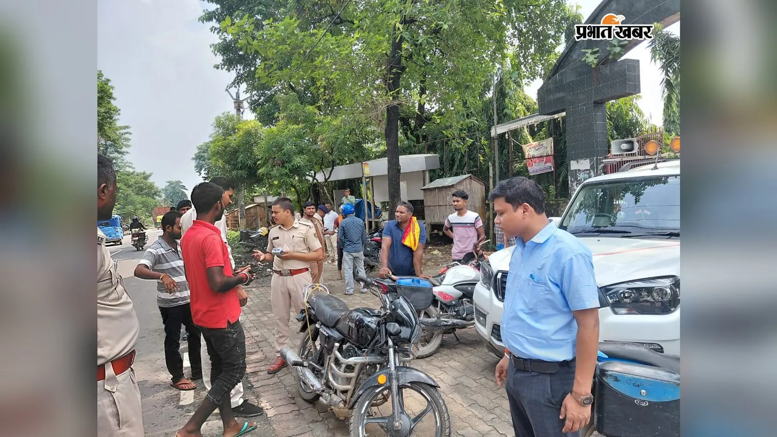 सौरबाजार में सघन वाहन जांच, 1.75 लाख रुपये जुर्माना वसूला, कागजात अधूरे मिलने पर कार्रवाई