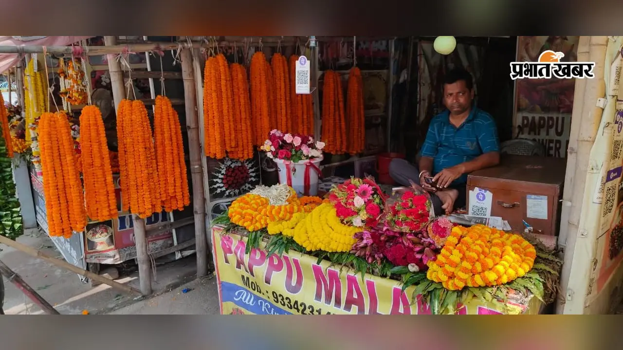 विश्वकर्मा पूजा को लेकर बोकारो में तैयारी पूरी, नयामोड़ में सजीं सजावटी सामान की दुकानें; झोपड़ी कॉलोनी में लगेगा मेला
