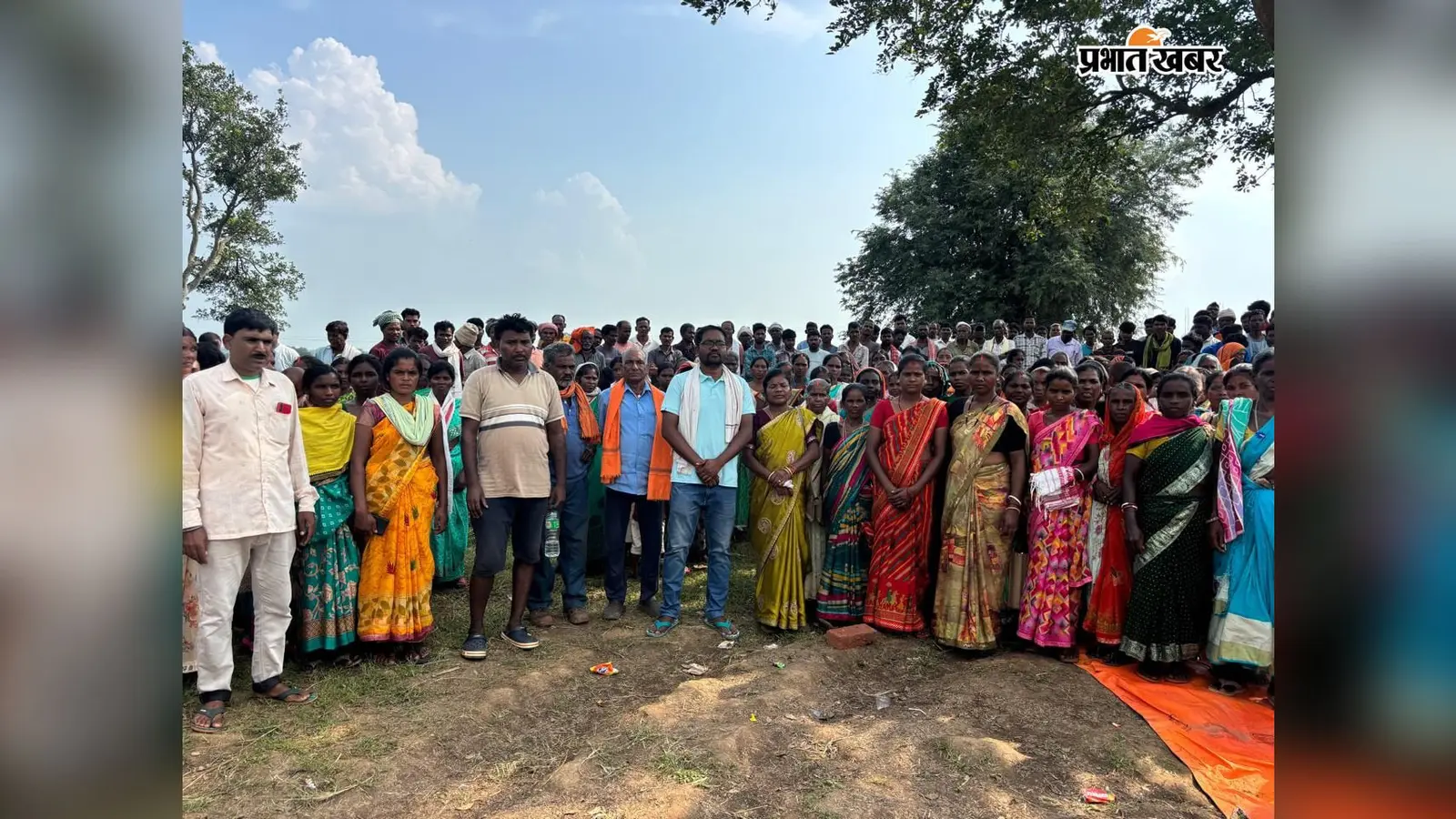 हिंडालको अधिकारियों के साथ बैठक, ग्रामीणों को सात दिन में सड़क निर्माण का आश्वासन