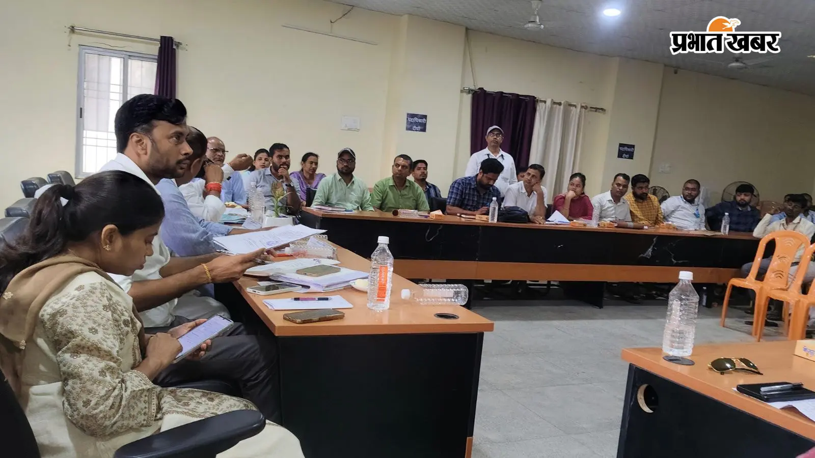 कोचस प्रखंड समिति की बैठक में छाया भ्रष्टाचार और योजनाओं की बदहाल स्थिति का मुद्दा
