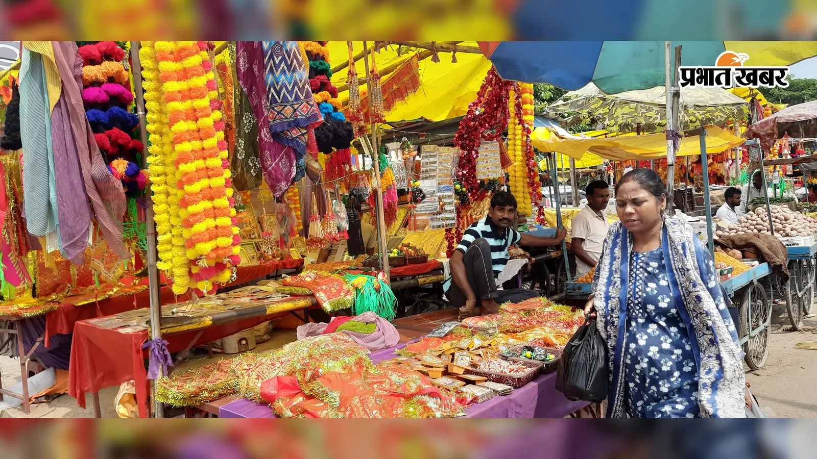 औरंगाबाद में विश्वकर्मा पूजा की धूम: सजे बाजार, रमेश चौक से मुख्य मार्केट तक उमड़ी खरीदारों की भीड़, वाहनों और मशीनों की होगी विशेष पूजा