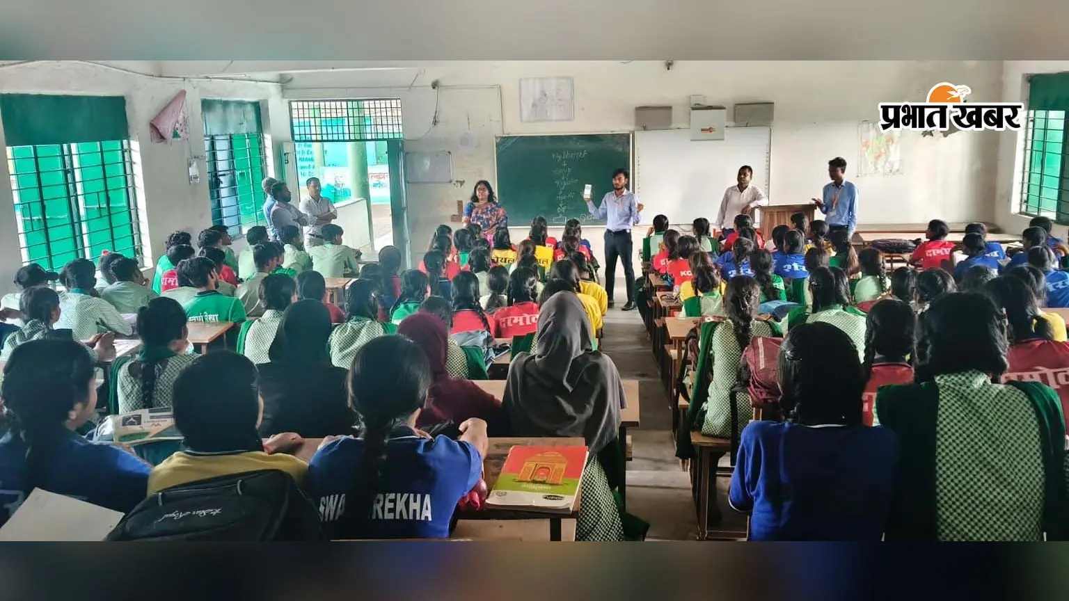 विकसित भारत के संकल्प से जुड़े युवा, टंडवा में यंग लीडर्स डायलॉग क्विज व एनएसएस अभियान