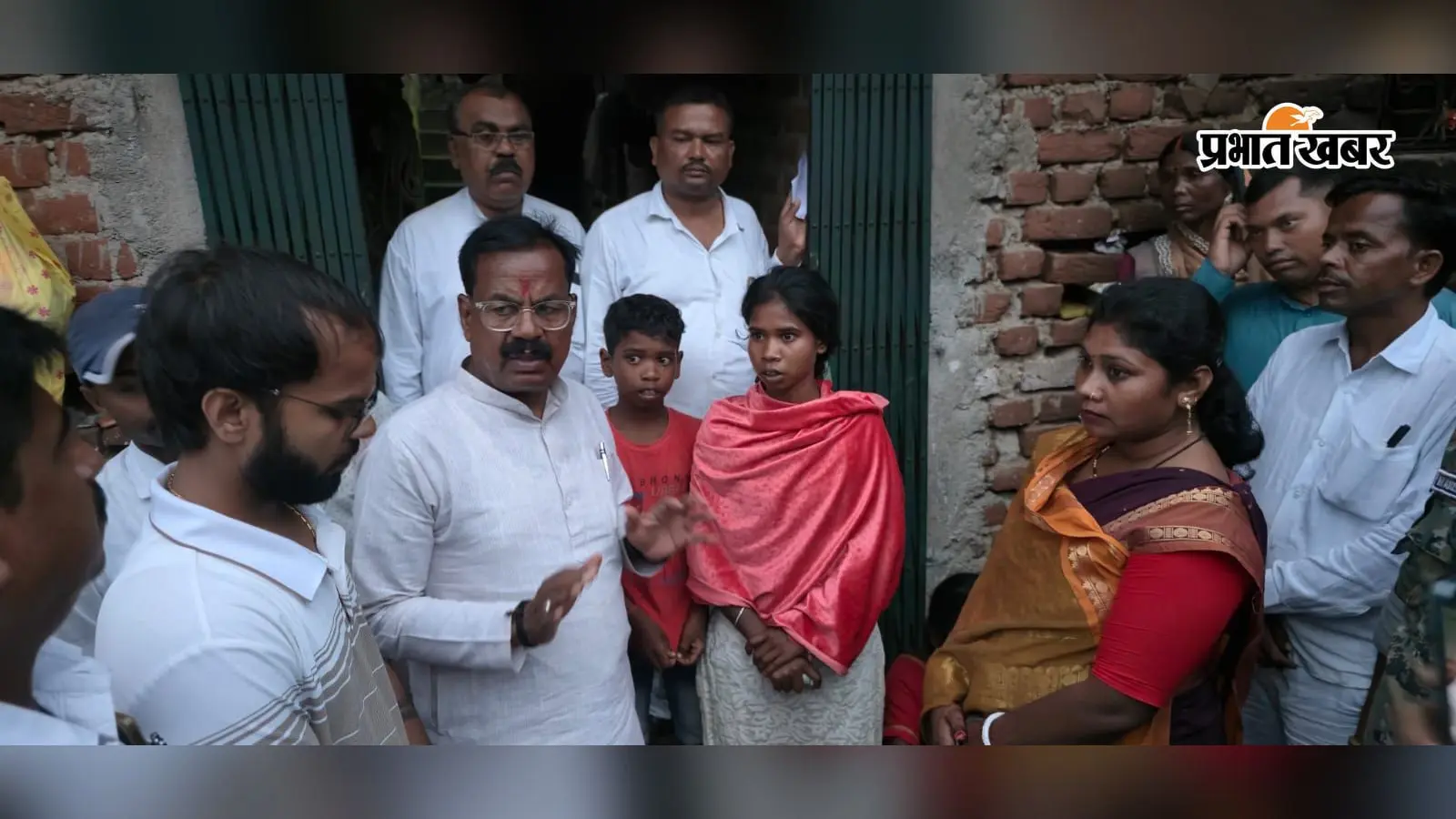 Chatra: कुंदा में किशोरी का शव मिलने से सनसनी, गैंगरेप के बाद हत्या की आशंका