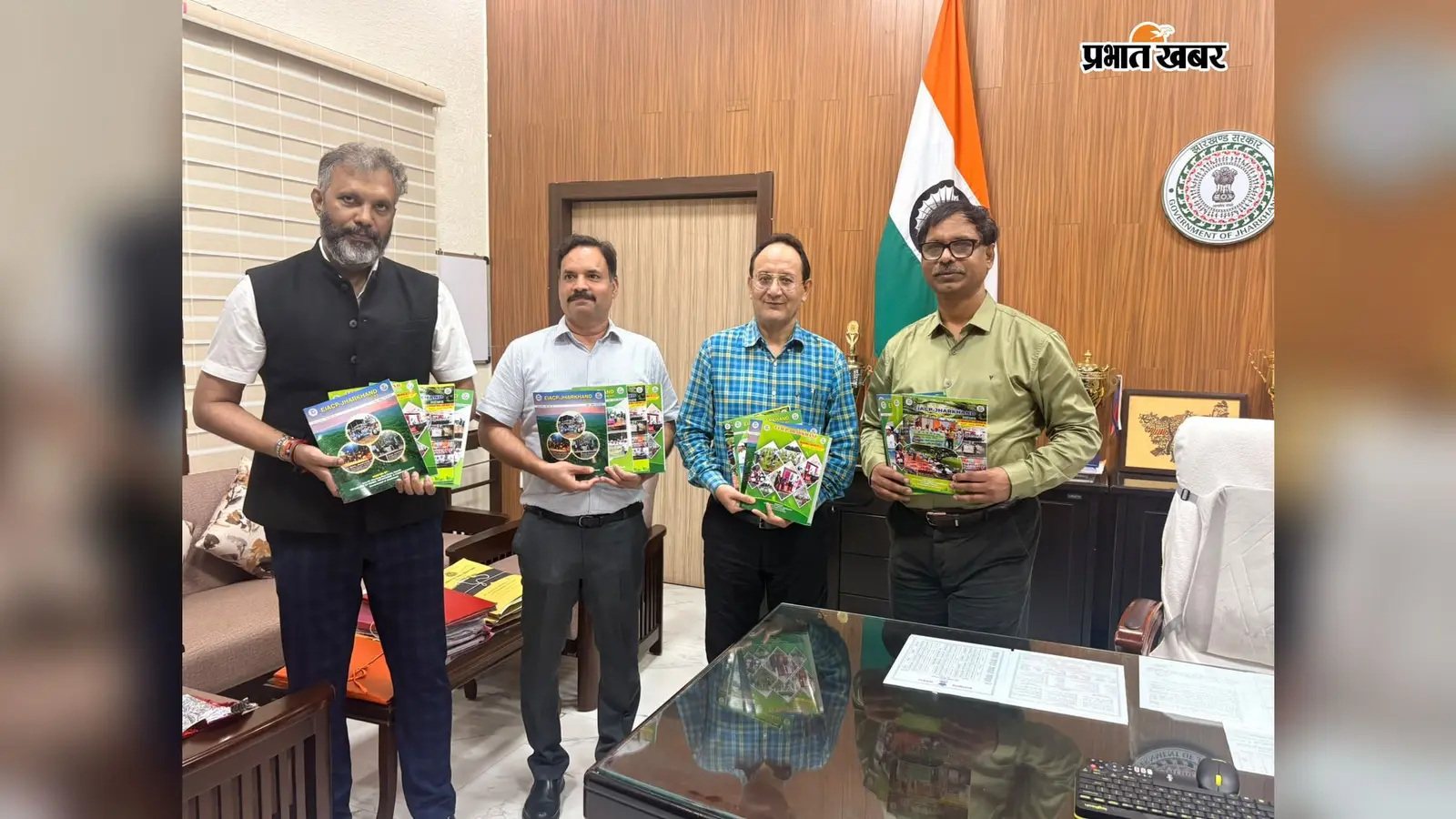 झारखंड के जंगलों को बचाने की नई रणनीति, हानिकारक खरपतवार से लेकर वनाग्नि तक पर शोध रिपोर्ट जारी