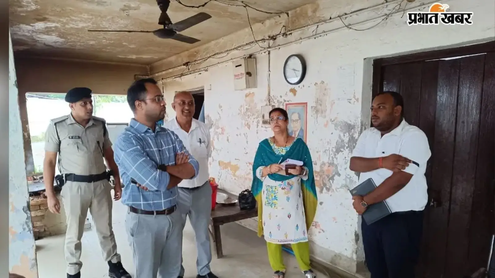डीएम ने अंबेडकर छात्रावास का किया निरीक्षण, सुविधाएं दुरुस्त करने के दिए निर्देश