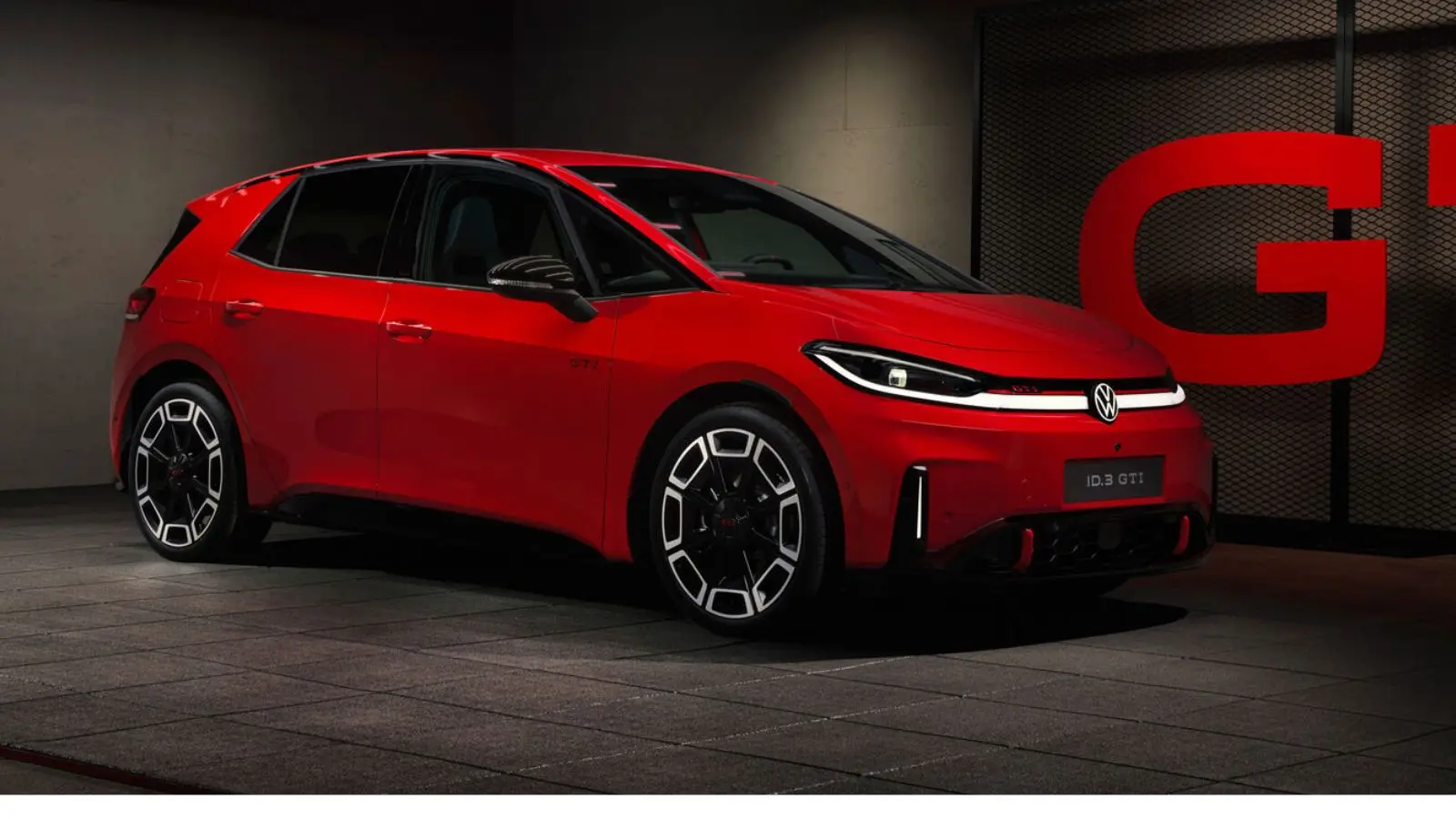 फुल चार्ज में 601km रेंज का दावा, सिर्फ 5.6 सेकंड में 100kmph स्पीड... पेश हुई Volkswagen की दमदार इलेक्ट्रिक कार