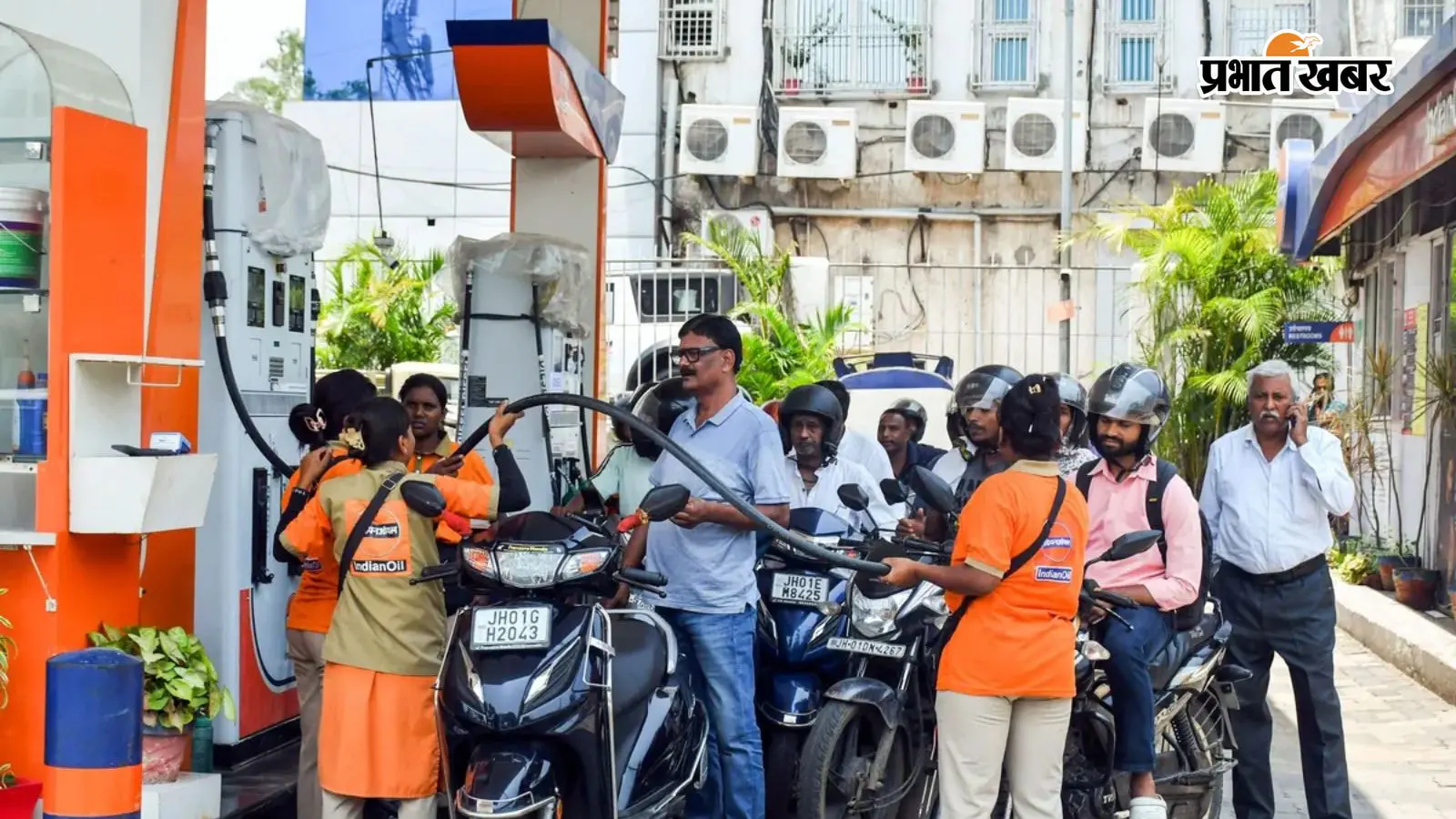 Petrol Diesel Rates : सरकार ने घटाया विंडफॉल टैक्स, पेट्रोल 1 रुपये और डीजल पर 5 रुपये की कटौती, जानें नया रेट