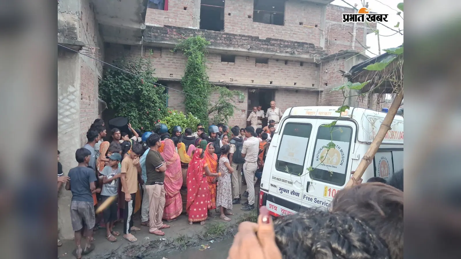 प्रेम प्रसंग की चर्चा के बीच 20 वर्षीय युवक की हत्या, मौके पर जुटी ग्रामीणों की भीड़