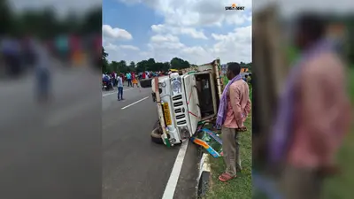नरगंजों में पिकअप और ऑटो की जोरदार टक्कर, दो की मौत, नौ घायल : तीन की हालत गंभीर