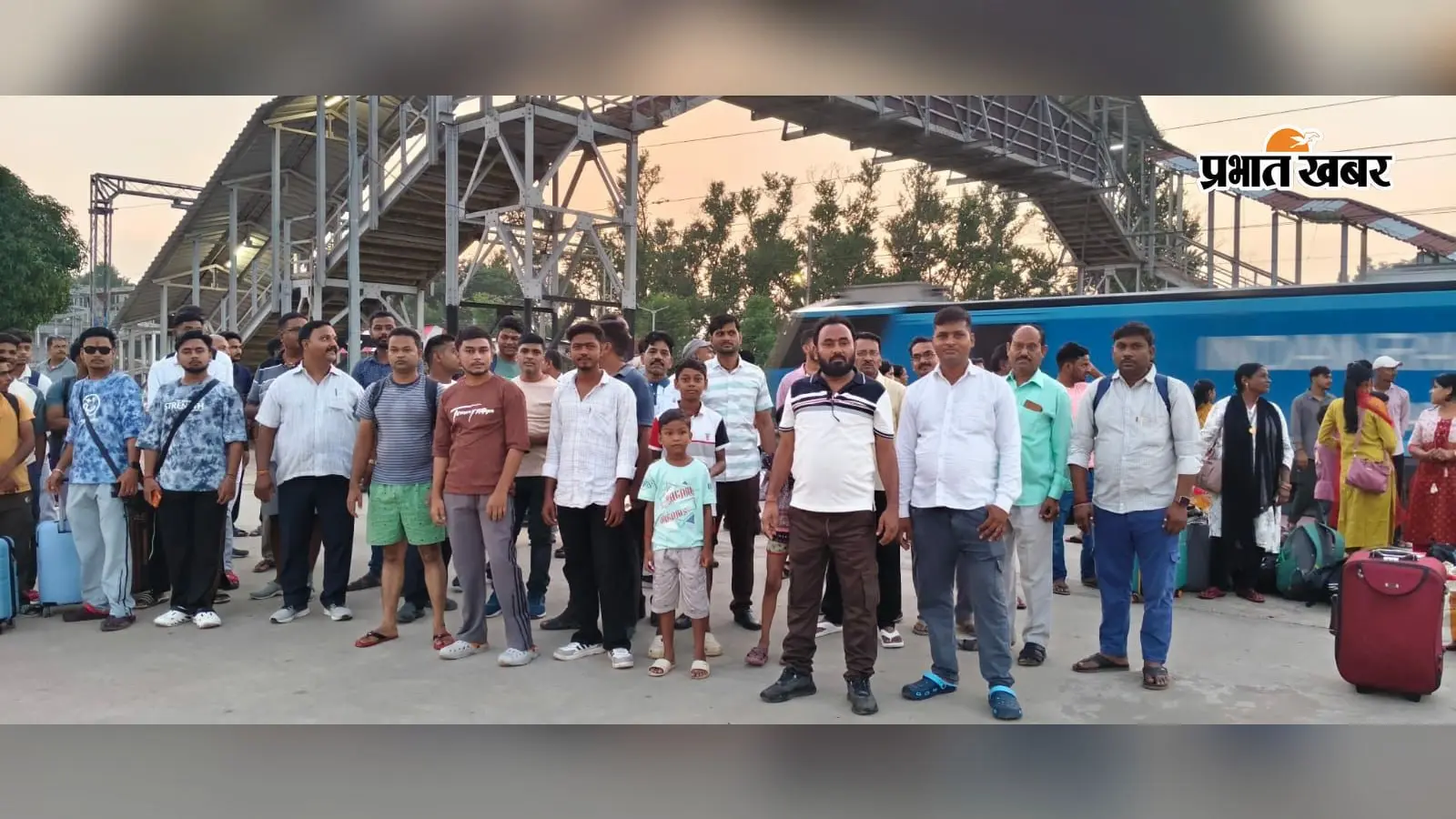 काशी से कटरा और नैनीताल तक धार्मिक सफर, मोहम्मदगंज से 137 श्रद्धालु रवाना