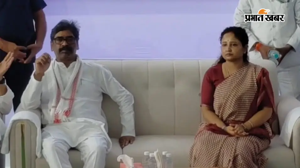 दिवंगत नेता सुदिव्य कुमार सोनू के आवास पहुंचे सीएम हेमंत सोरेन, बोले- पूरे झारखंड के लिए अपूरणीय क्षति