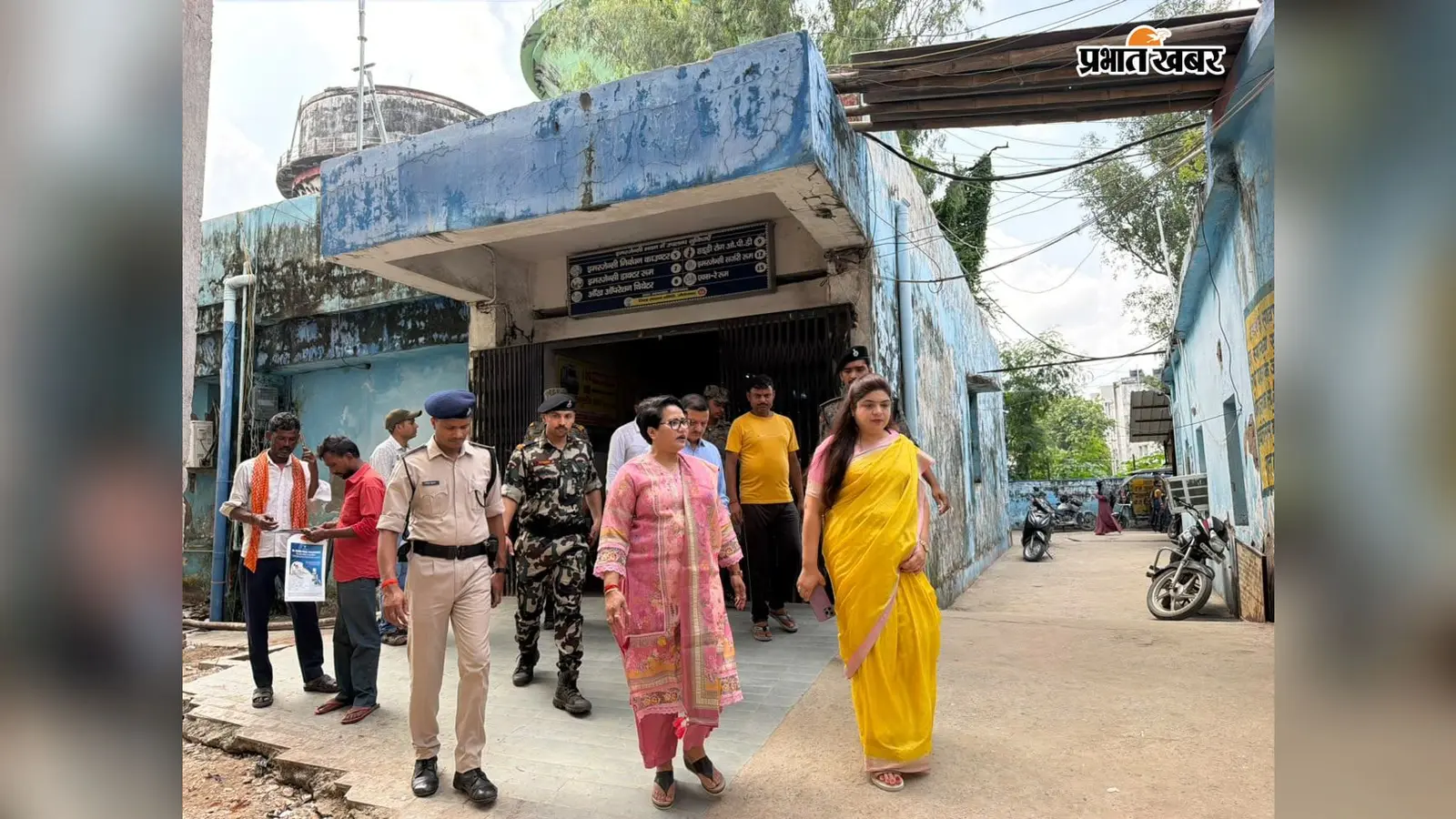 औरंगाबाद सदर अस्पताल में डीएम का औचक निरीक्षण, सफाई व्यवस्था पर जताई नाराजगी