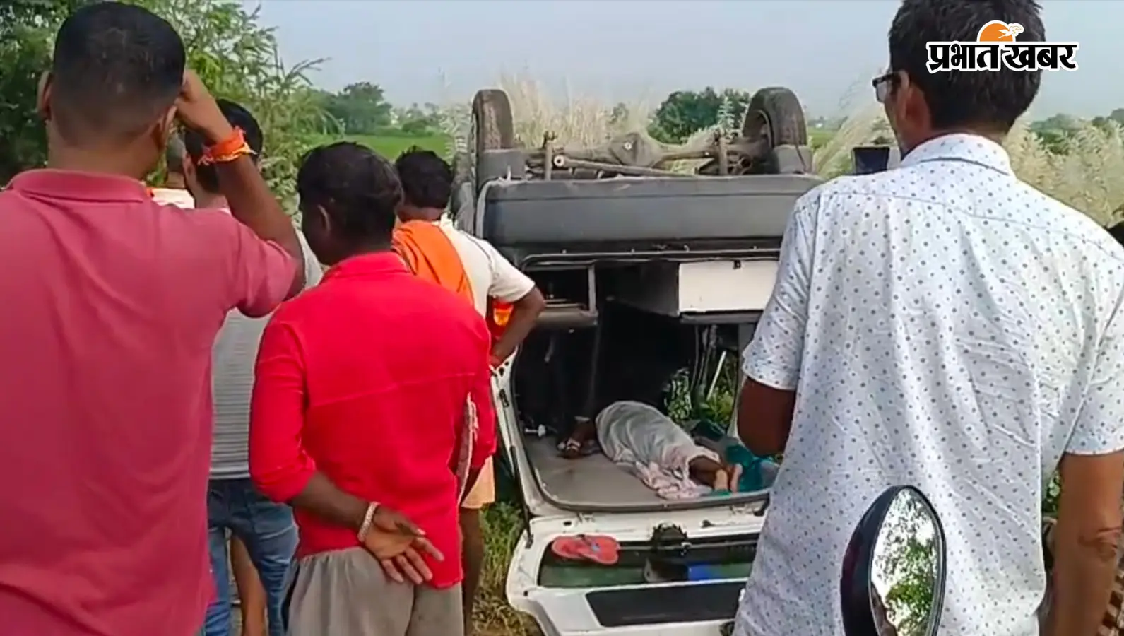 गया जी-राजगीर NH-82 पर तेज रफ्तार एंबुलेंस पलटी, सात घायल; महिला समेत दो की हालत गंभीर