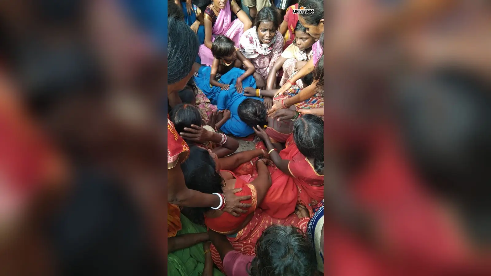 गया जी : कोंच में ट्रैक्टर में करंट प्रवाहित होने से चालक की मौत, मुआवजे की मांग पर ग्रामीणों ने किया सड़क जाम