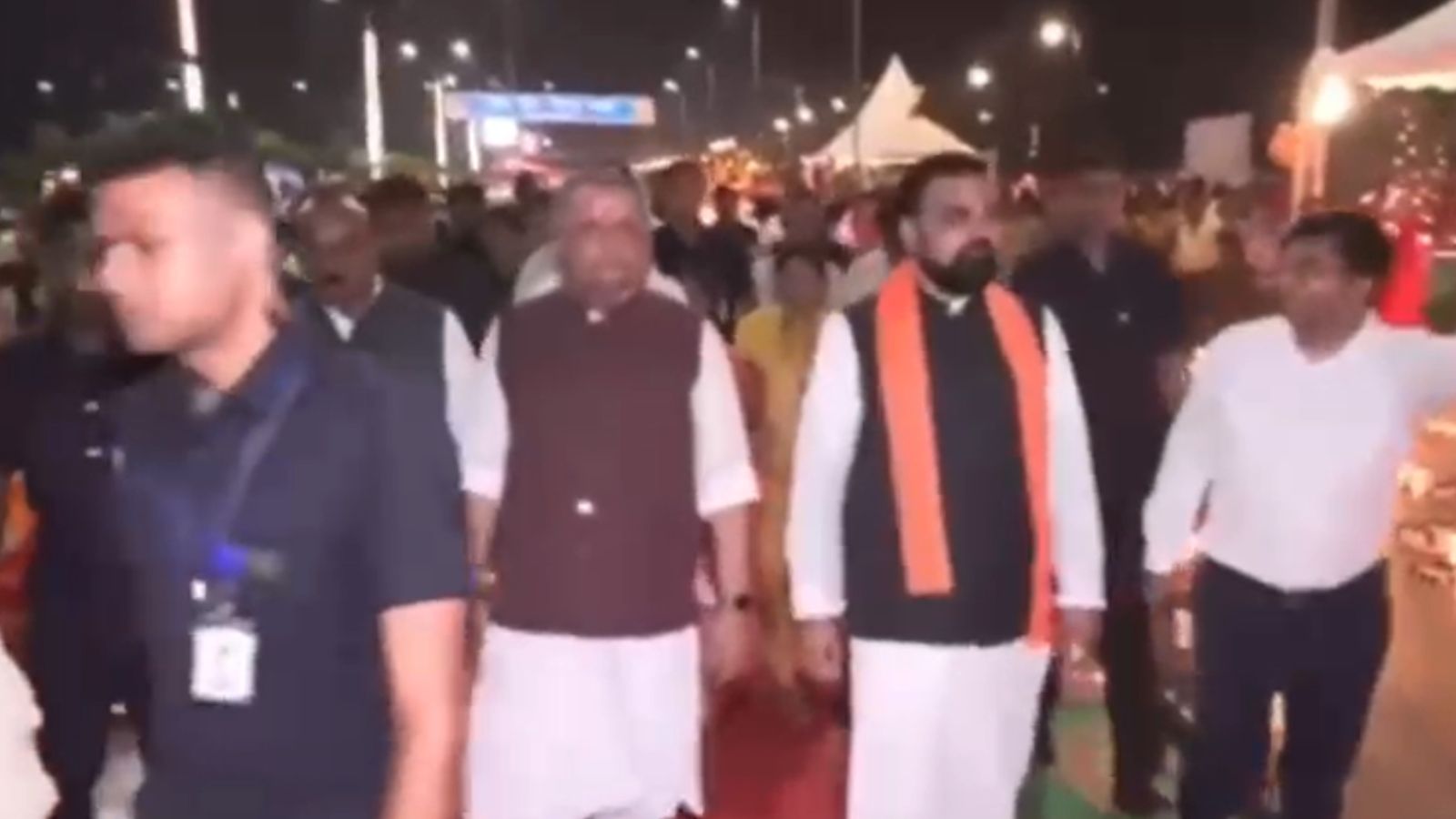 जेपी गंगा पथ पर कार्यक्रम का जायजा लेते सीएम सम्राट चौधरी.