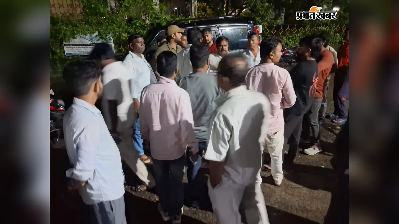 चंद्रपुरा में घर में घुसकर ताबड़तोड़ फायरिंग, पति-पत्नी की मौत, बेटा गंभीर