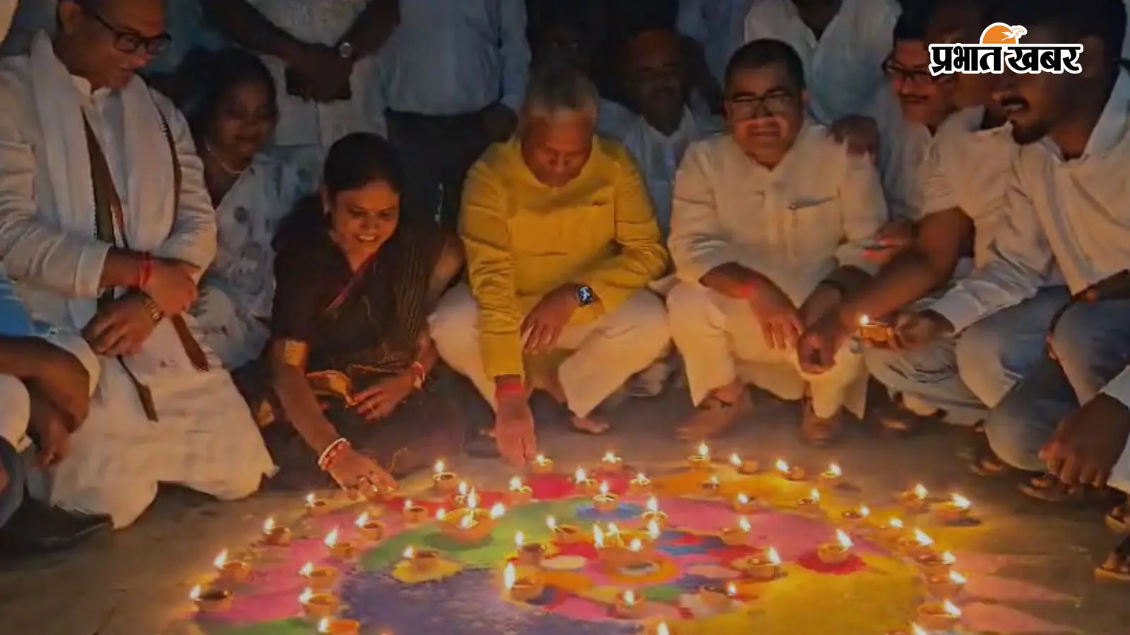 पीएम मोदी के जन्मदिन पर गया जी में मंत्री संतोष सुमन ने जलाया दीप, बोले- ‘दीपक रोशनी और नई ऊर्जा का संदेश देता है’
