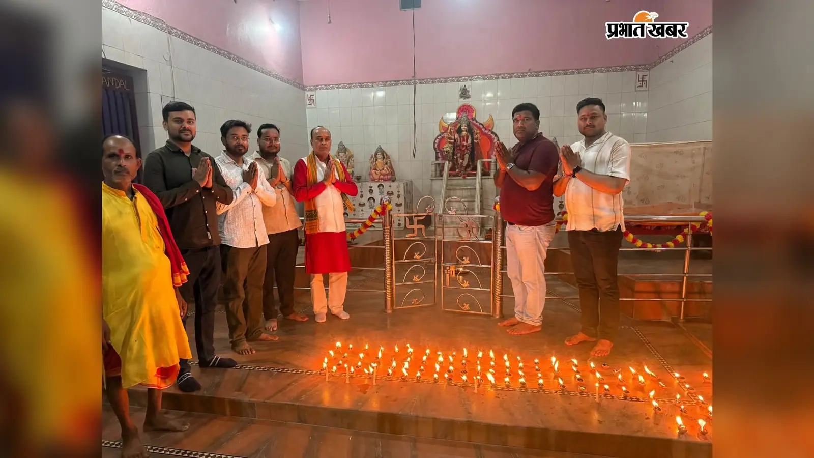 पीएम मोदी के जन्मोत्सव पर फारबिसगंज में दीपोत्सव: पूर्व विधायक मंचन केसरी के नेतृत्व में हुई विशेष पूजा