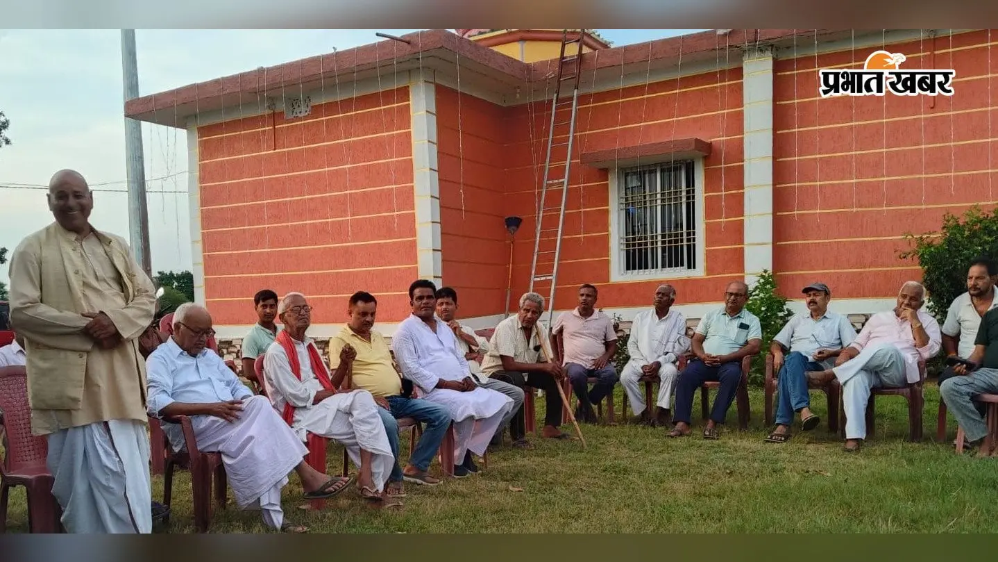 पलामू के तोलरा में चोरों का आतंक, एक साल में 24 से ज्यादा चोरी; पुलिस पर लापरवाही का आरोप, ग्रामीणों ने की पंचायत