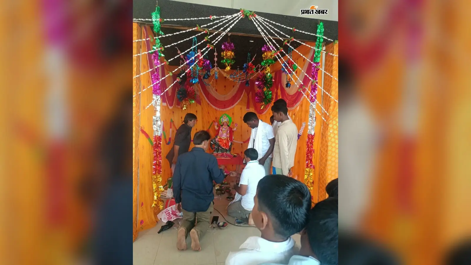 कैरो बाजार से गांवों तक विश्वकर्मा पूजा का उत्साह, भक्ति गीतों से भक्तिमय रहा माहौल