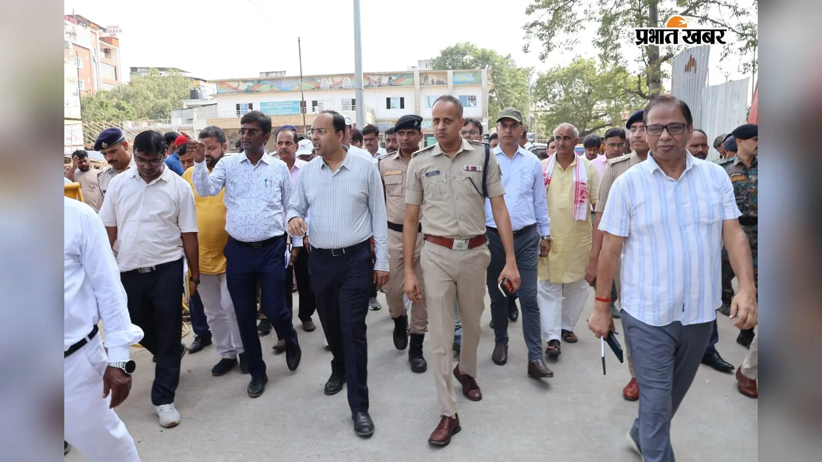 विश्व प्रसिद्ध पितृपक्ष मेला को लेकर गया जंक्शन का डीएम ने किया निरीक्षण, यात्री सुविधाओं की समीक्षा
