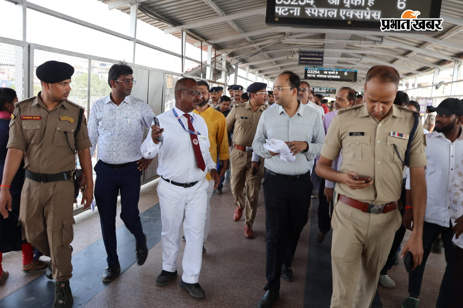 विश्व प्रसिद्ध पितृपक्ष मेला को लेकर गया जंक्शन का डीएम ने किया निरीक्षण, यात्री सुविधाओं की समीक्षा | Prabhat Khabar Network