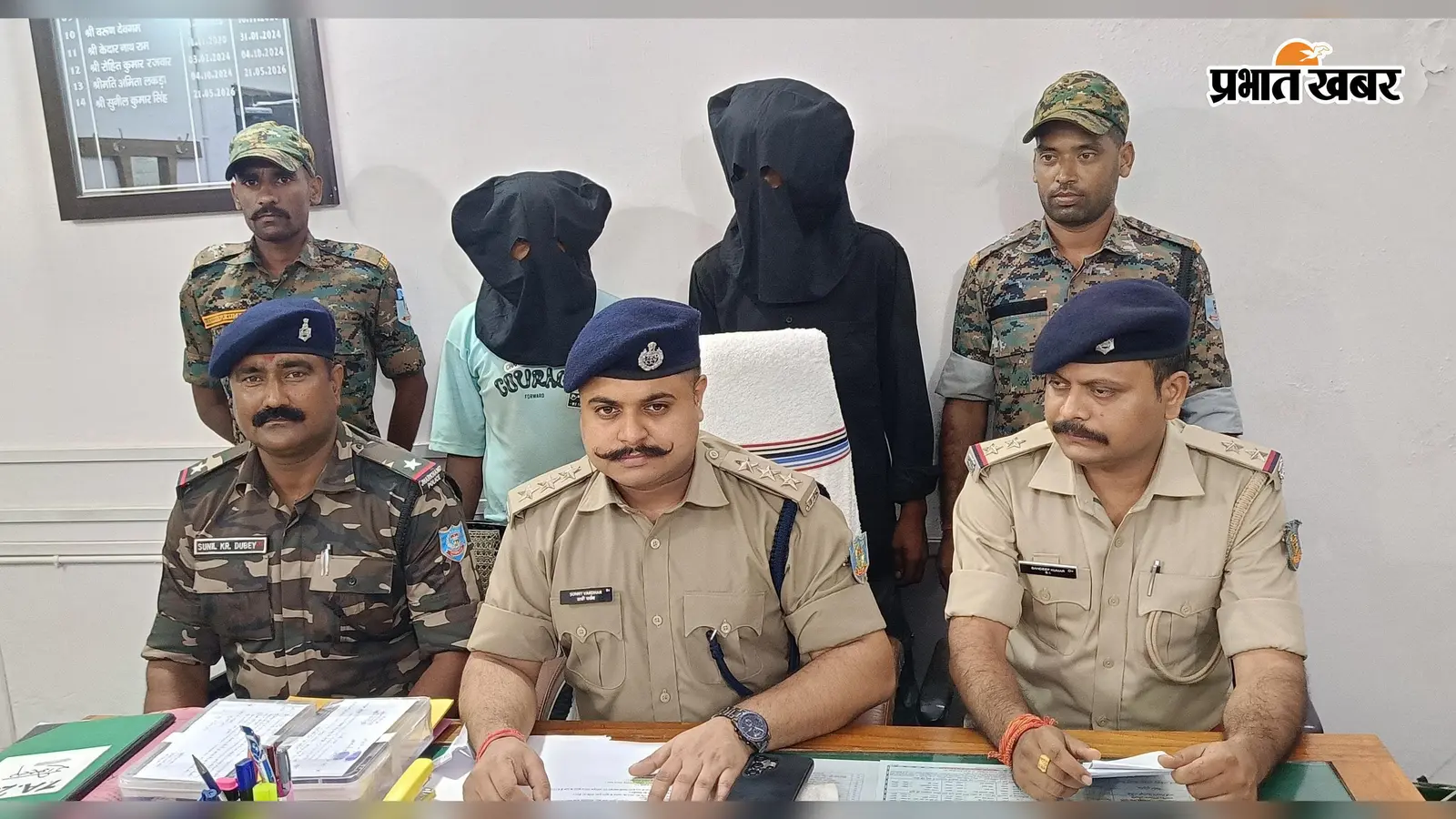 हंटरगंज में मुर्गा फार्म चोरी का खुलासा, दो आरोपी गिरफ्तार
