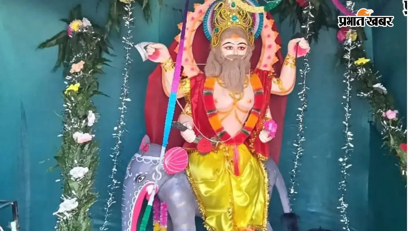 कैमूर में आस्था और भक्तिभाव से हुई भगवान विश्वकर्मा की पूजा, प्रतिष्ठानों में दिनभर चला पूजन