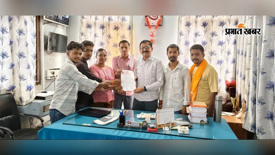 Bettiah News: टीपी वर्मा कॉलेज में ABVP का मोर्चा, 7 सूत्री मांगों पर एक सप्ताह का अल्टीमेटम, समाधान नहीं हुआ तो चरणबद्ध आंदोलन