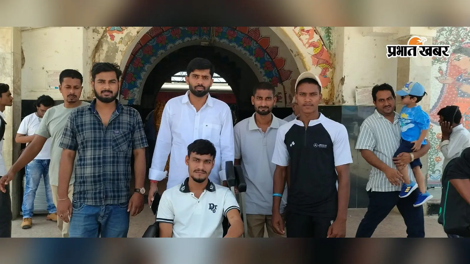 सीवान के घायल छात्र बुलेट गोड दिल्ली से लौटे, राहुल गांधी समेत नेताओं से की मुलाकात; निष्पक्ष जांच की मांग