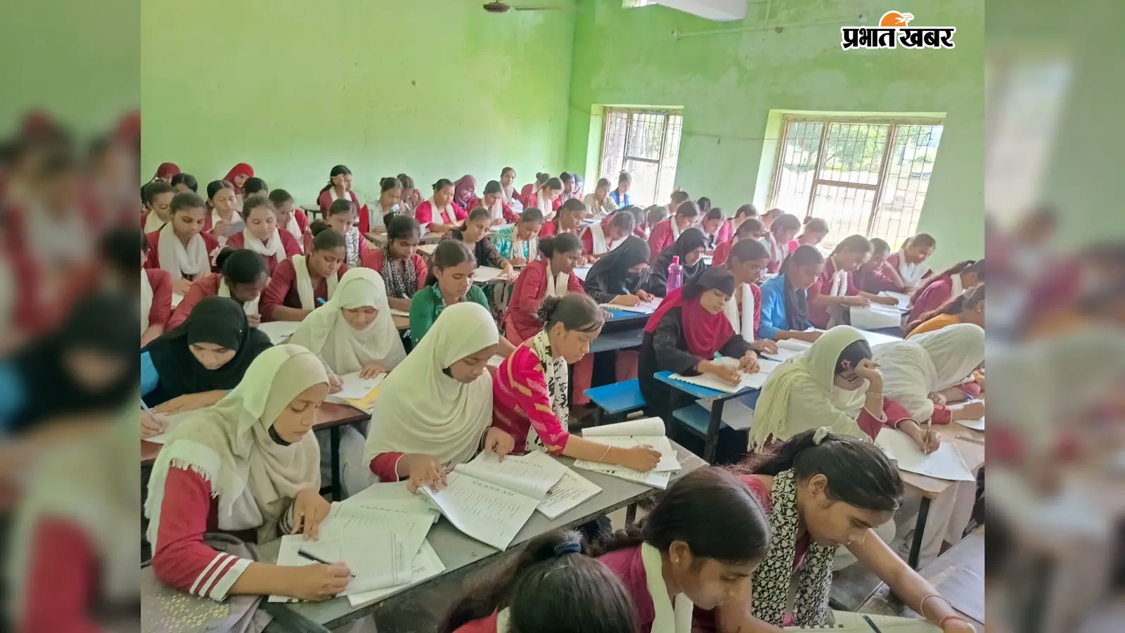 बिहारशरीफ : सिलाव में इंटर की त्रैमासिक परीक्षा शुरू, कदाचार रोकने के लिए हर कक्षा में दो शिक्षक तैनात