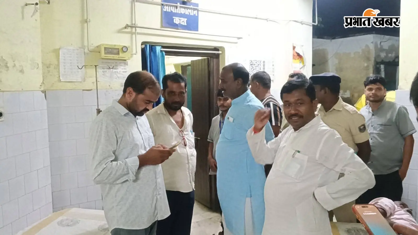 औचक निरीक्षण में विधायक ने परखी रात की स्वास्थ्य व्यवस्था, ड्यूटी रोस्टर पर उठाए सवाल